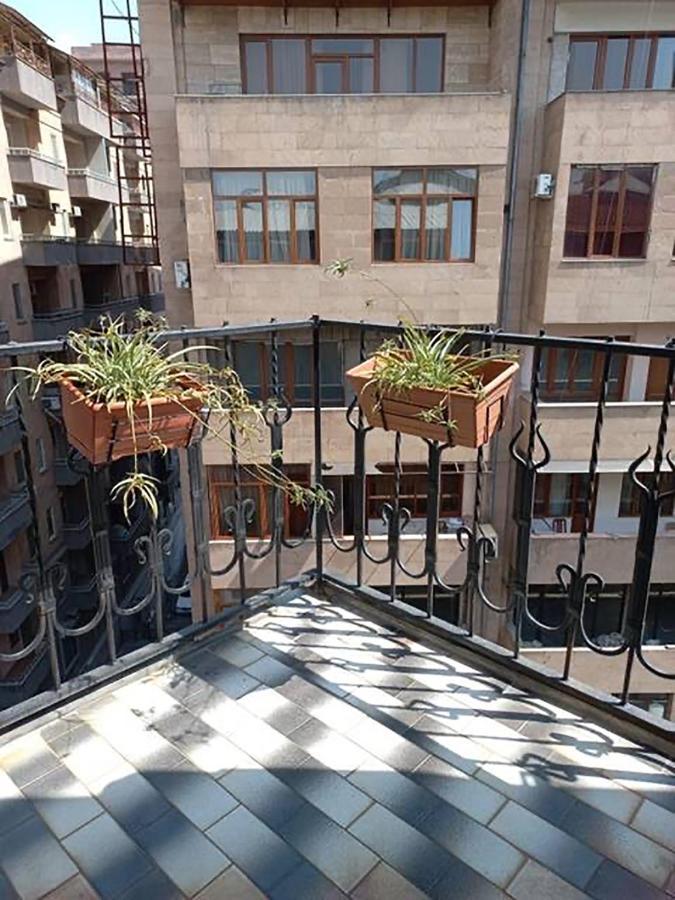 Loft Home In City Center Erywań Zewnętrze zdjęcie